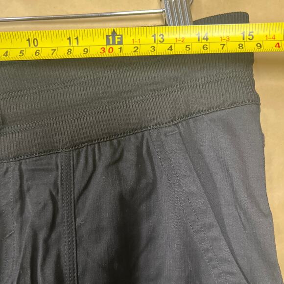 The Northface Women's Size Medium Nylon Dance Studio Crop Jogger - Picture 3 of 7